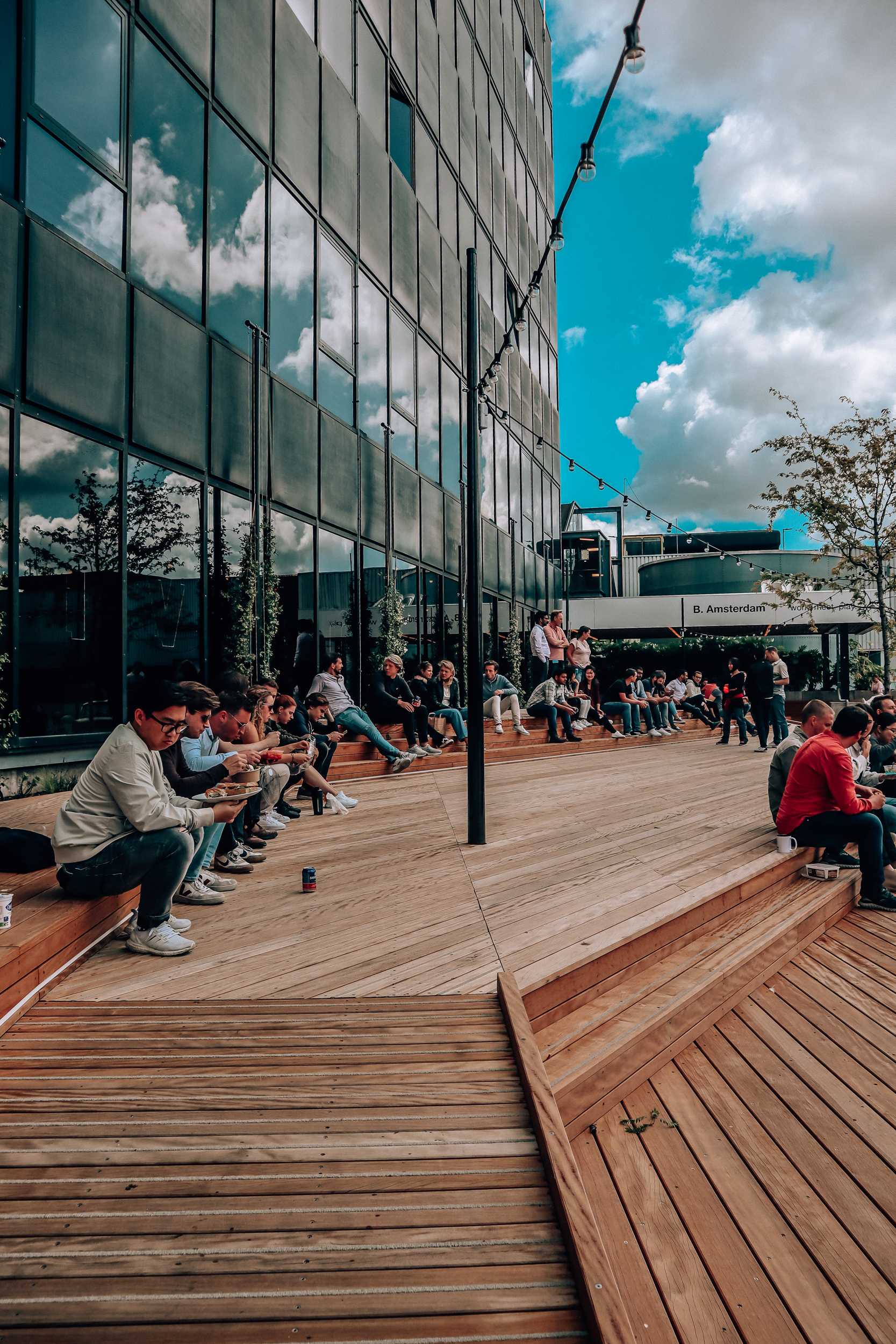Het plein voor B.1
